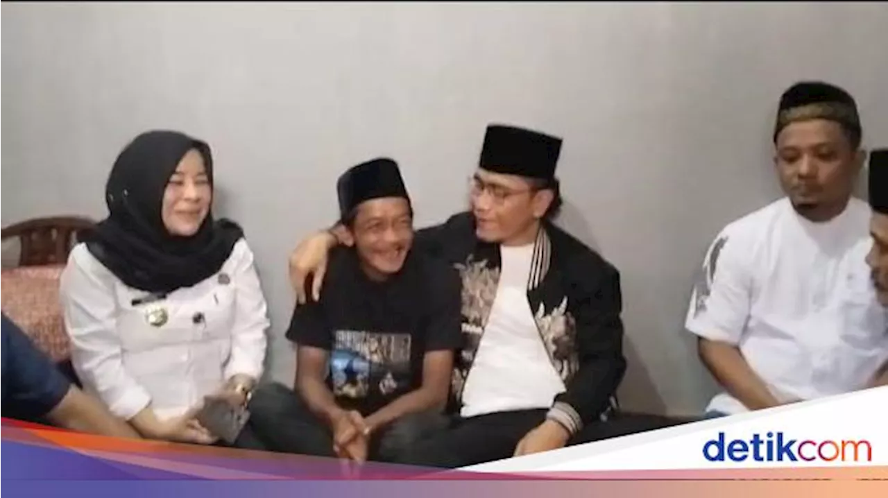 Kisah Sunhaji Bakul Es Teh Panen Simpati Usai Diolok-olok Gus Miftah