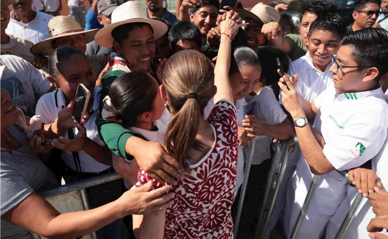 Claudia Sheinbaum supervisa carretera Mitla-Istmo de Tehuantepec; acusa abandono de gobiernos anteriores al de AMLO