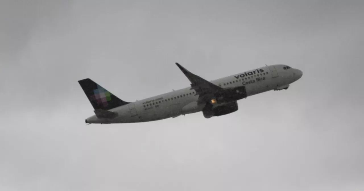 Pasajero intenta tomar por la fuerza vuelo de Volaris; quería desviarlo hacia EU