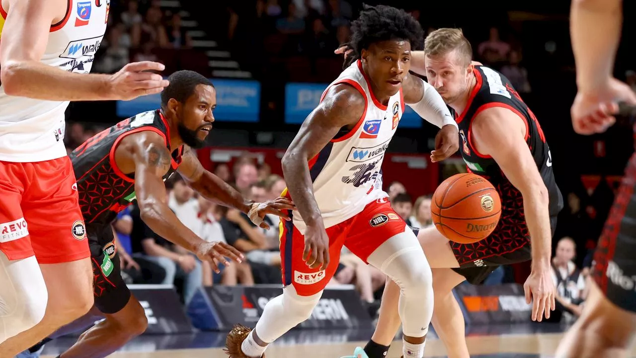 Superstar does it AGAIN for Wildcats in 49-point barrage as 36ers continue free fall