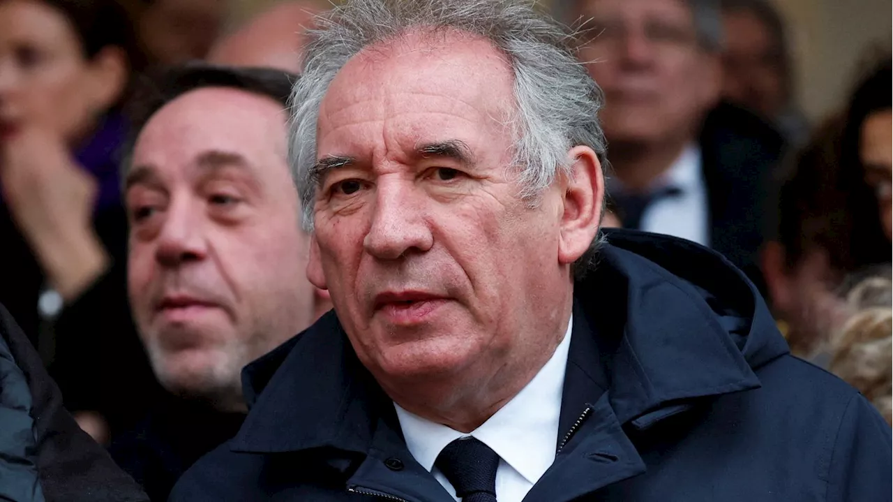 Nouveau gouvernement : 'Si je peux aider, je le ferai', assure François Bayrou dont le nom circule pour être P