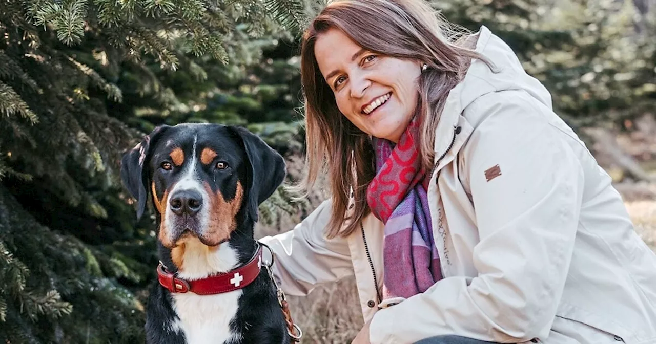 Wie der Christbaum lange frisch bleibt, erklärt Manuela Höninger aus Konzell