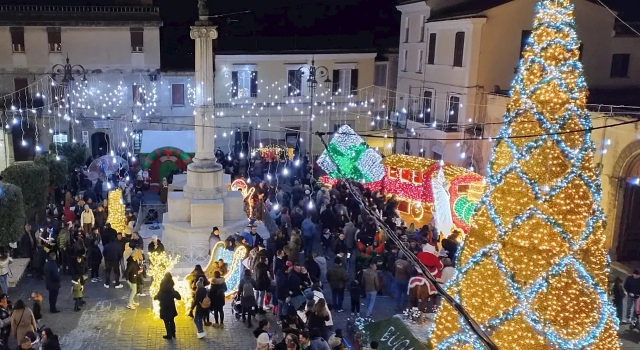 Accensione di aberi di Natale e presepi, si rinnova la tradizione nel giorno dell'Immacolata