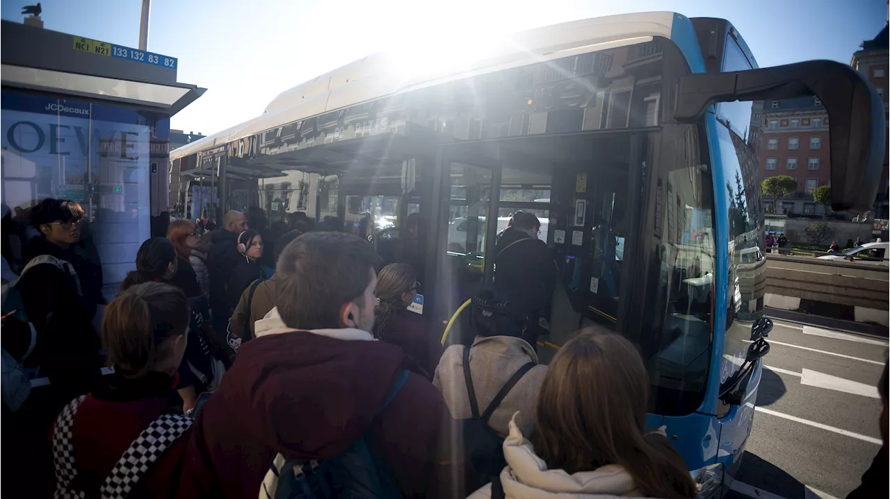 Suspenden la huelga de conductores de autobuses del lunes