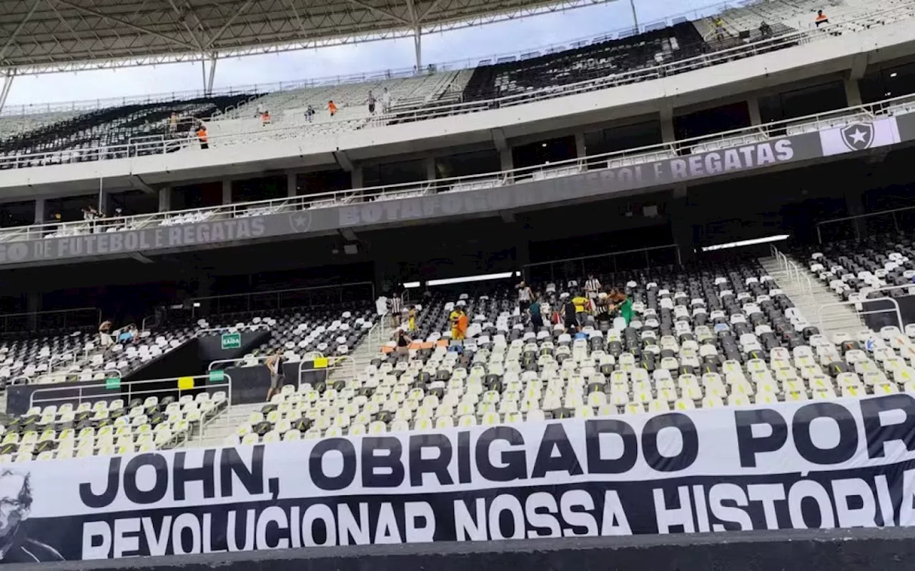 John Textor recebe homenagem da torcida do Botafogo no Nilton Santos