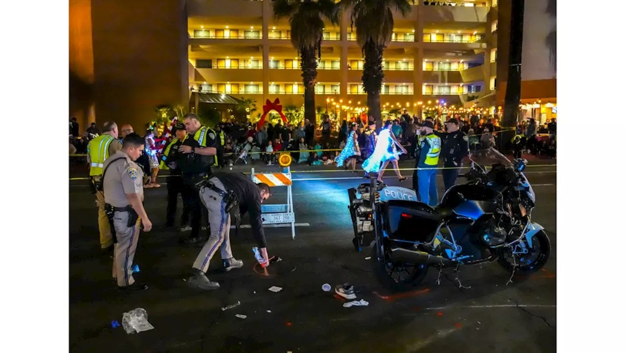 10 hurt when Palm Springs Police motorcycle crashes into crowd on holiday parade route