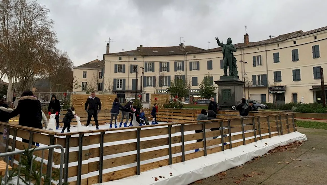 Malgré le mauvais temps, la patinoire place Jasmin a trouvé son public