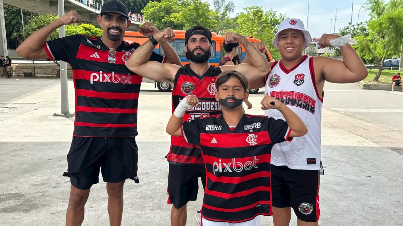 Torcedores do Flamengo fazem homenagem na despedida do Gabigol