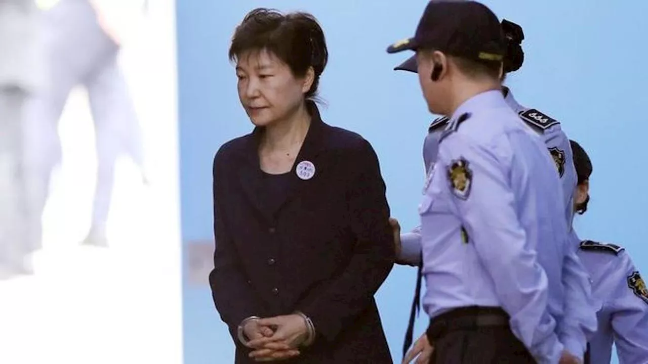 9 Desember 2016: Presiden Korea Selatan Park Geun-hye Dimakzulkan Akibat Skandal Korupsi