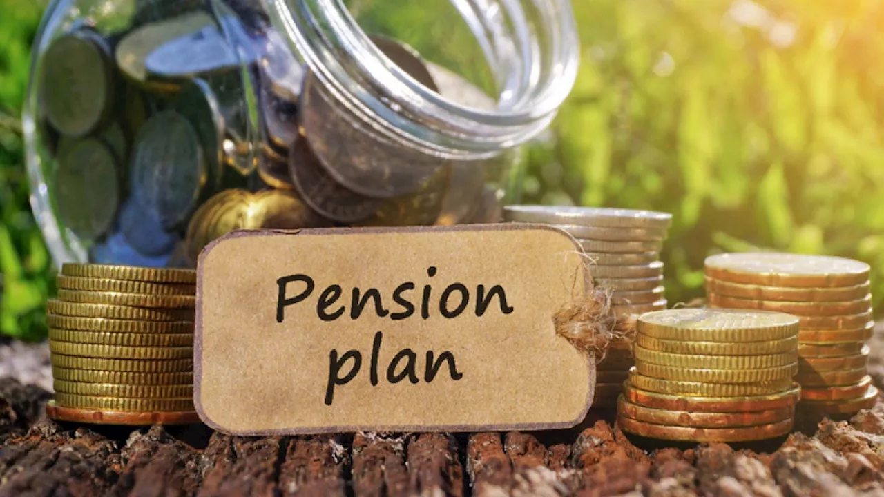 Old Pension Scheme पर बड़ा अपडेट...कर्मचार‍ियों की हो रही है बल्‍ले-बल्‍ले