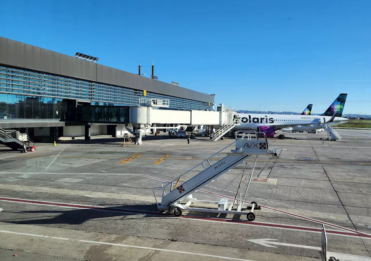 ¿Por qué el hombre intento desviar el vuelo Volaris?Presuntamnete intentaba proteger a su familia