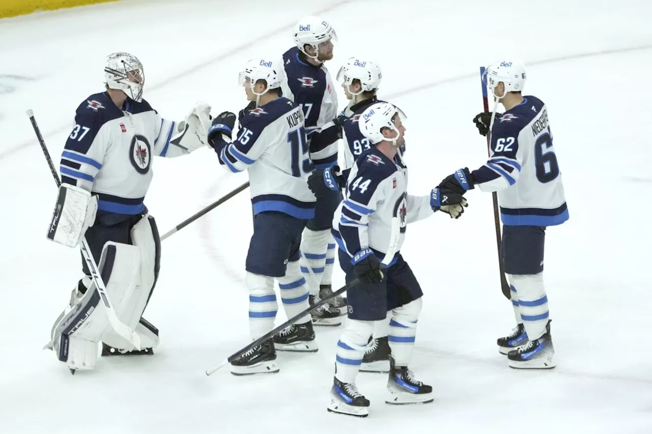 Scheifele scores winner as Jets beat Blackhawks 4-2 in Sorensen's debut