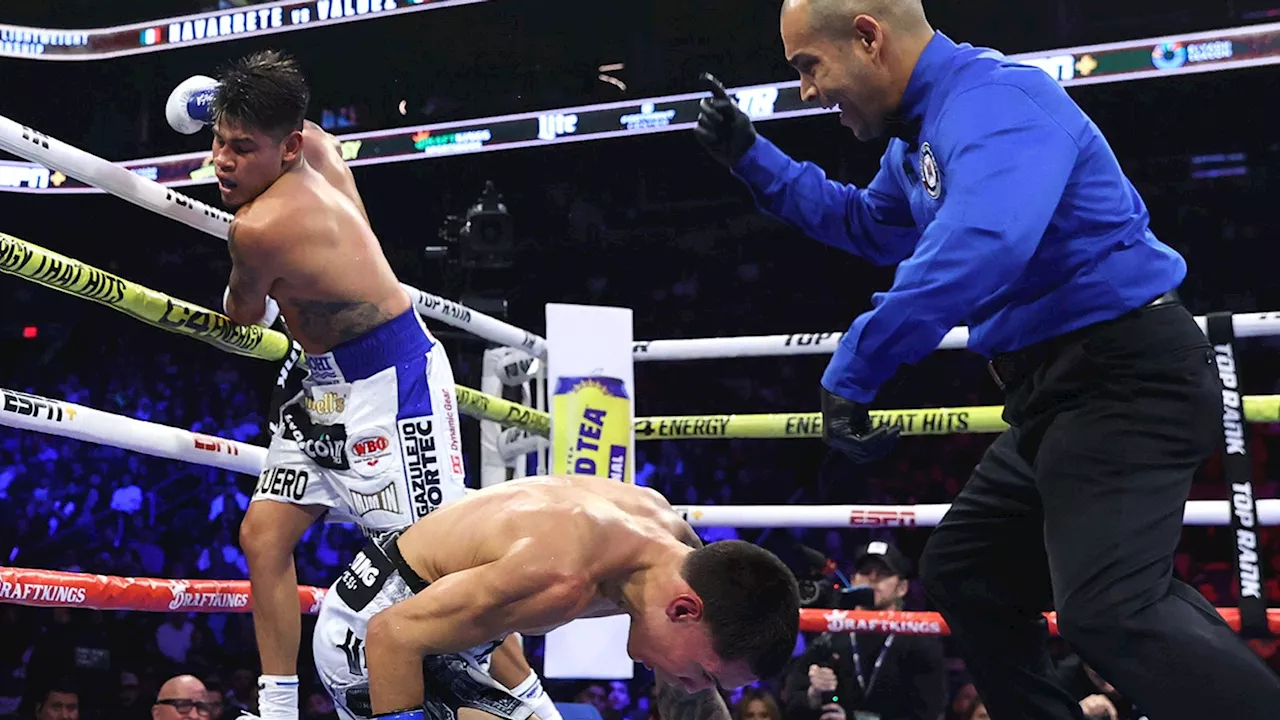 Emanuel Navarrete knocks out Oscar Valdez in sixth round of WBO super-featherweight title rematch