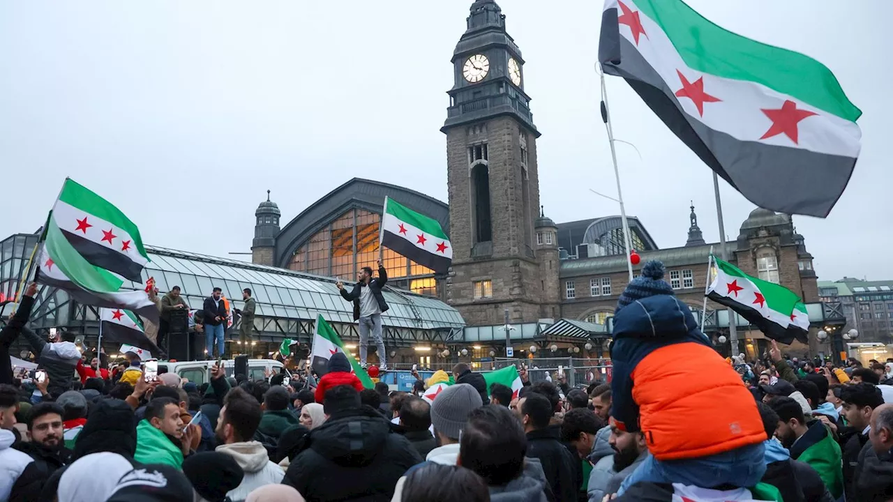 Demonstrationen: Tausende bejubeln in ganz Norddeutschland Sturz Assads