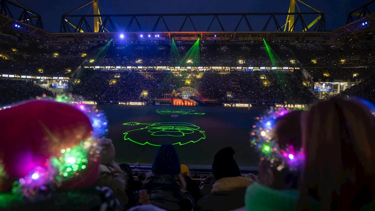 Dortmunder Weihnachtssingen: Zehntausende singen Weihnachtslieder im BVB-Stadion