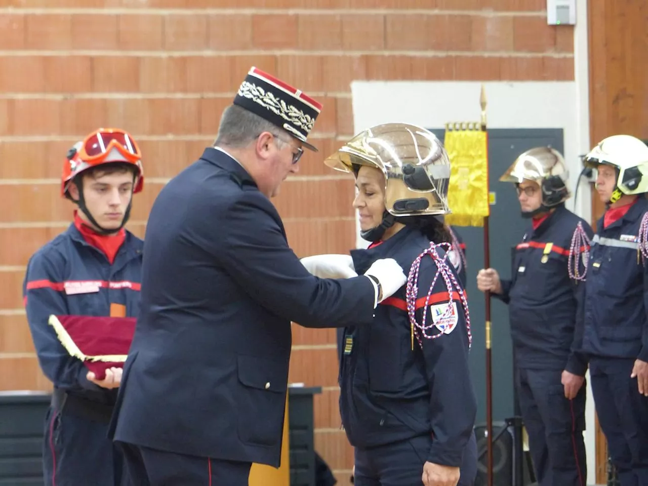 Charente-Maritime : six pompiers honorés pendant la Saint-Barbe