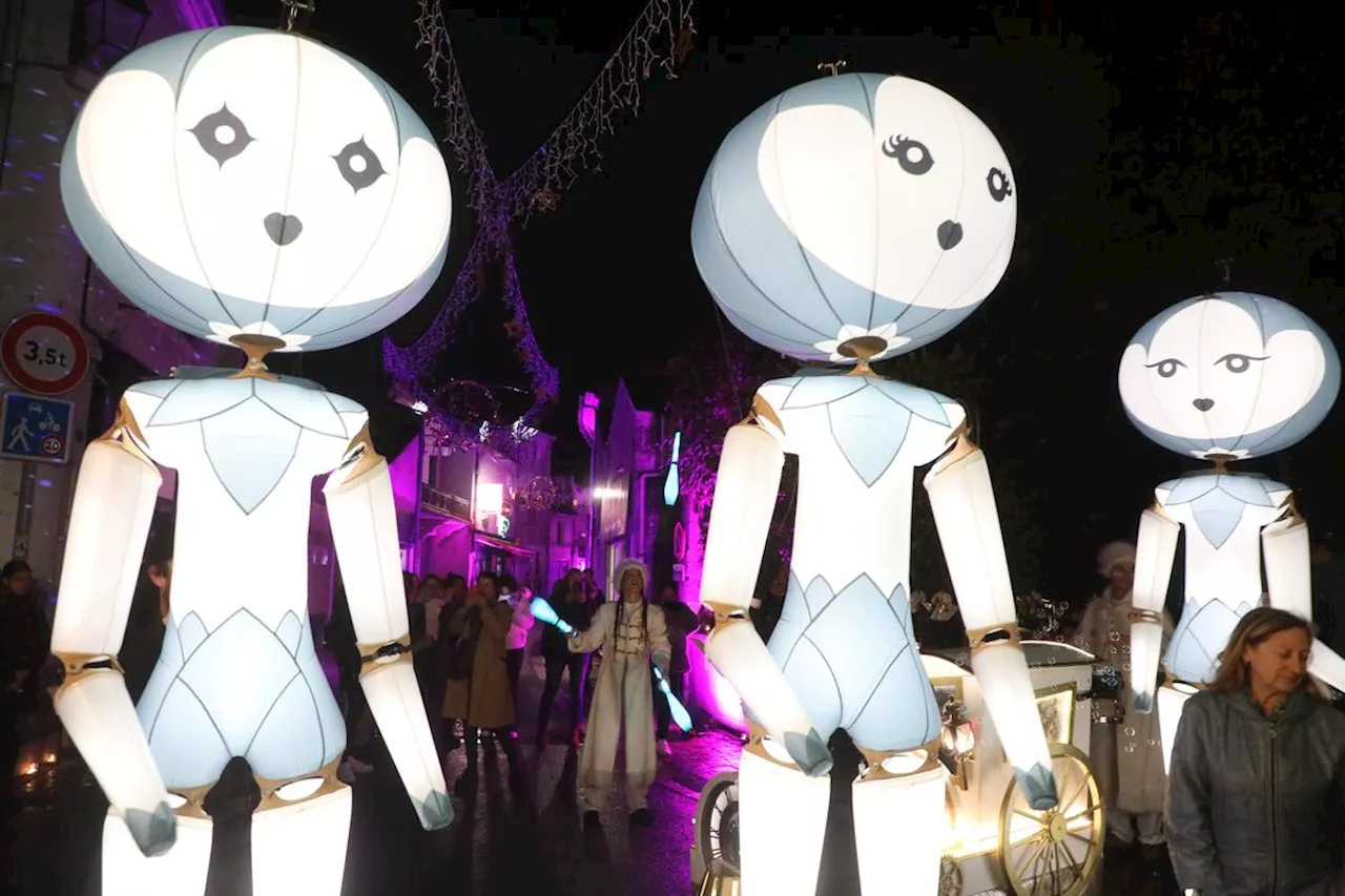 En images : avec sa fête de la lumière, cette commune de Dordogne attire la foule