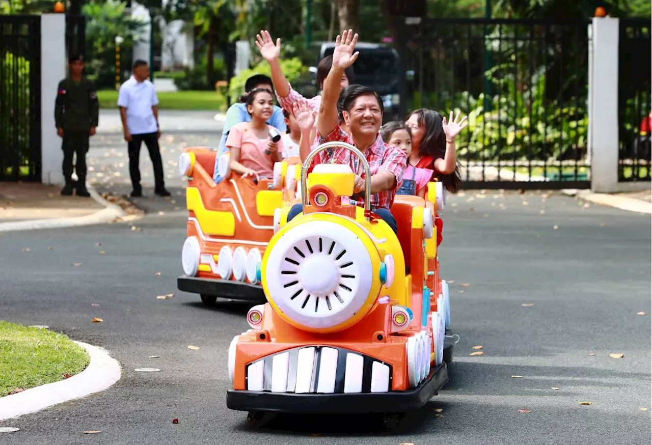 Marcoses distribute gifts to poor children