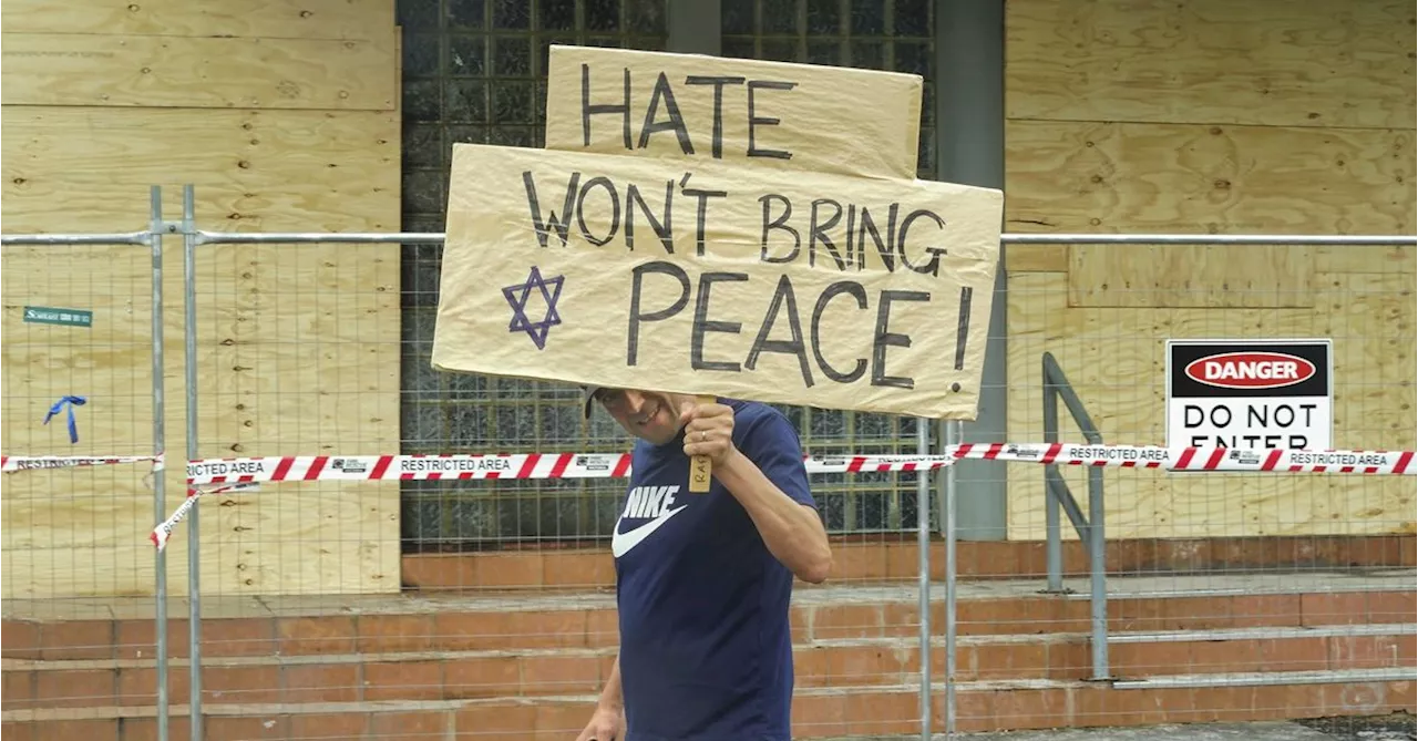 'Evil and antisemitic': Melbourne synagogue fire likely a 'terrorist attack'