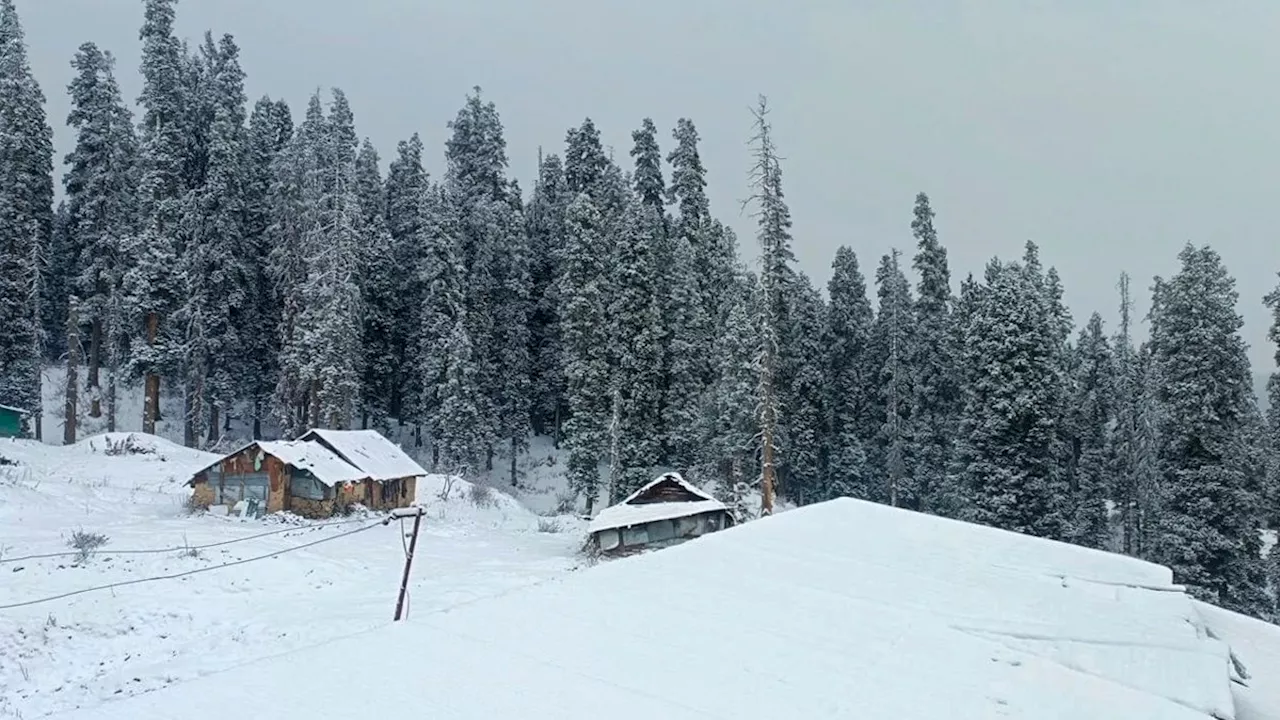 कश्मीर में शुरू हुई शीतलहर! गुलमर्ग में शून्य से नीचे लुढ़का पारा, IMD ने जारी किया बर्फबारी का अलर्ट