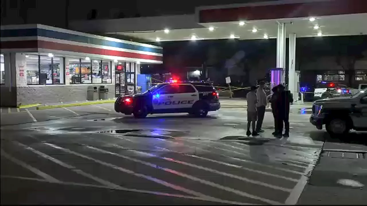 Man found shot to death on convenience store floor on Richmond Ave., 2nd man also shot, police say