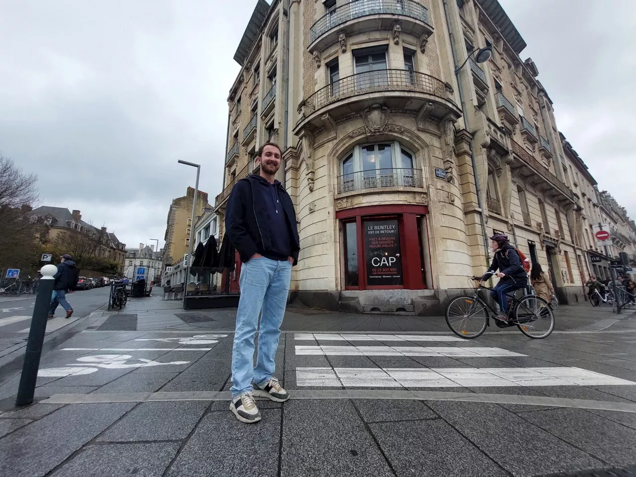 [EXCLUSIF] À Rennes, Maxime relance Le Bentley à la place du Corner Shelter, place de Bretagne