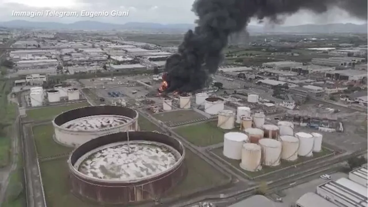 Esplosione Calenzano, l'incendio visto dall'alto