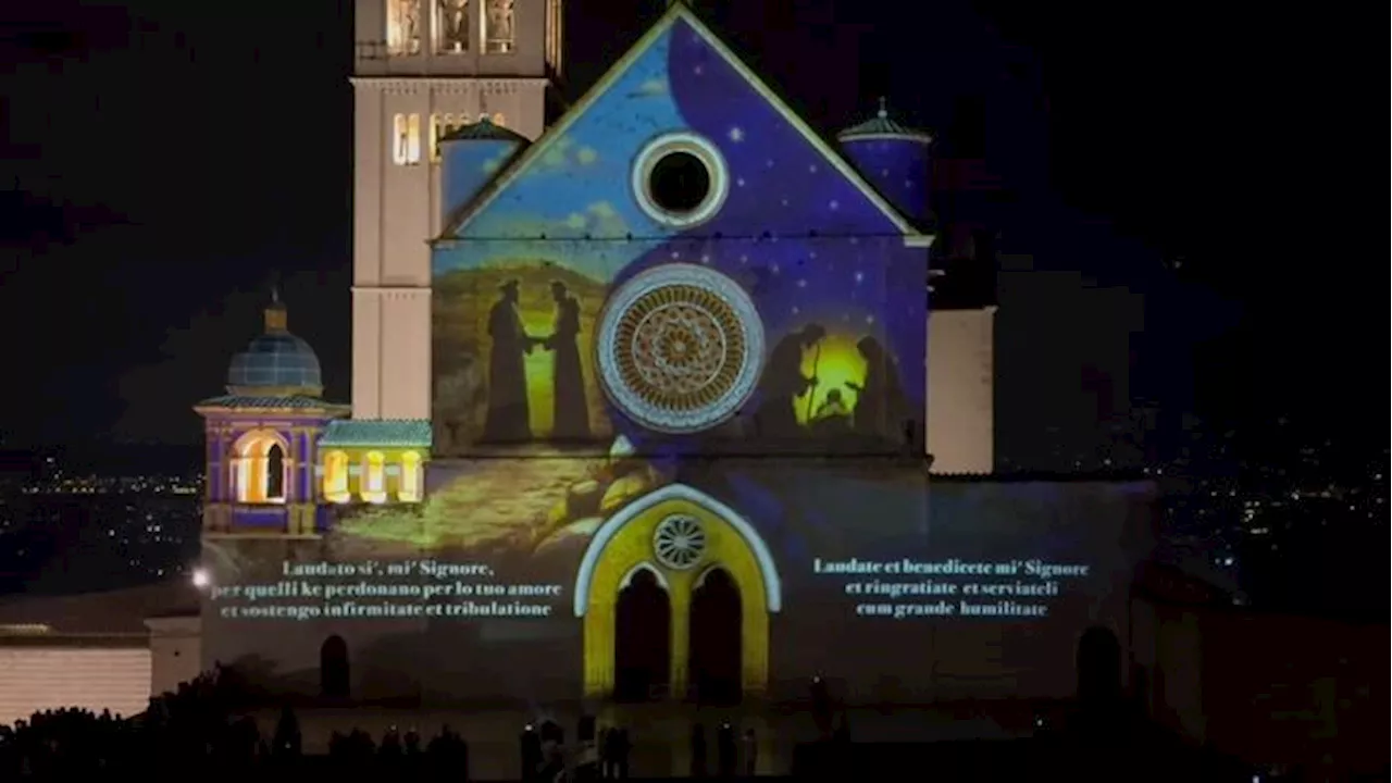 Si e' acceso il Natale di Assisi, illuminata la Basilica di San Francesco