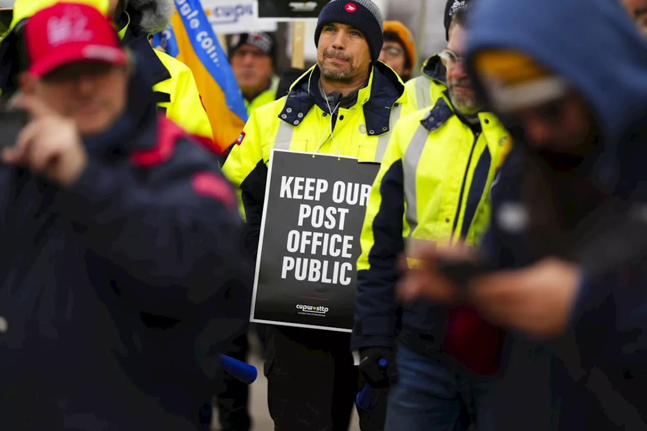 'Infuriating': Wait times grow amid Canada Post strike as backlogs, frustration mount