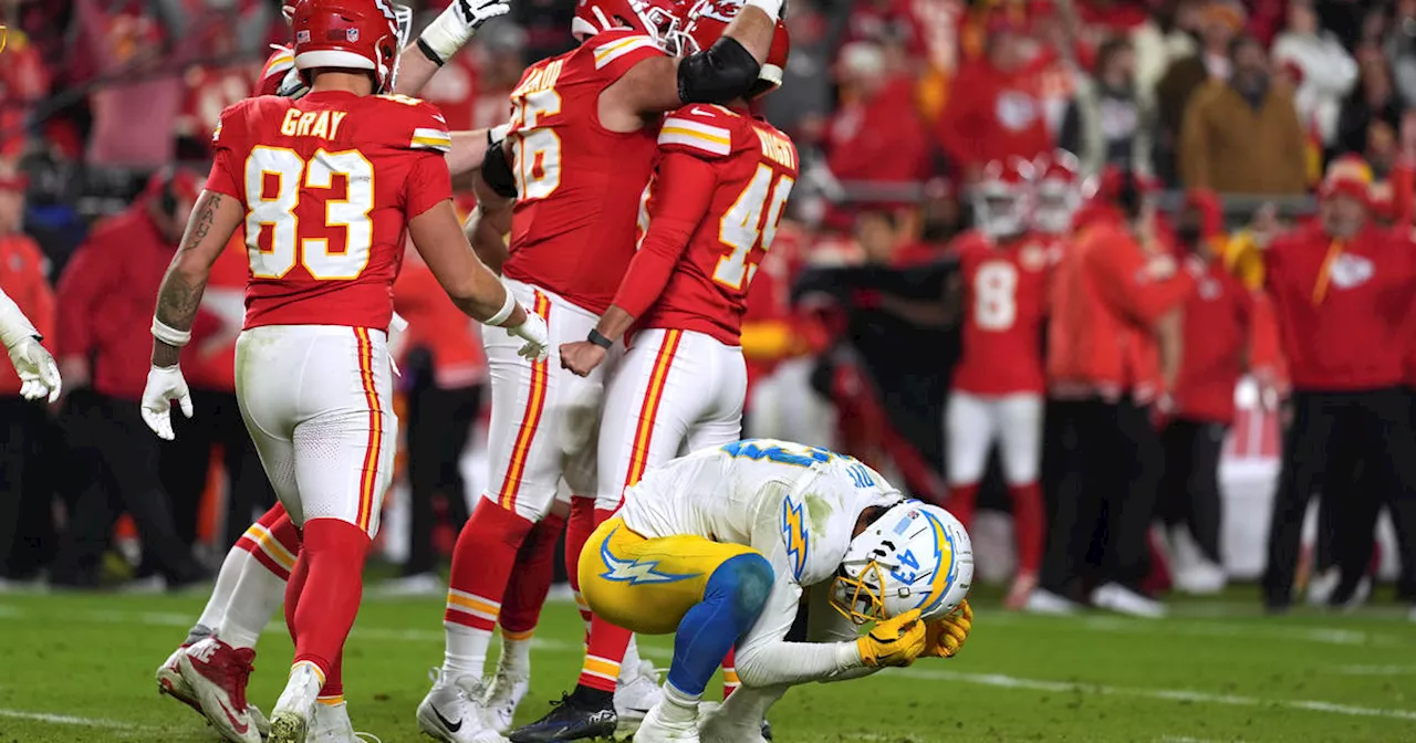 Chiefs win 9th straight AFC West title, beating Chargers 19-17 on bank-shot field goal