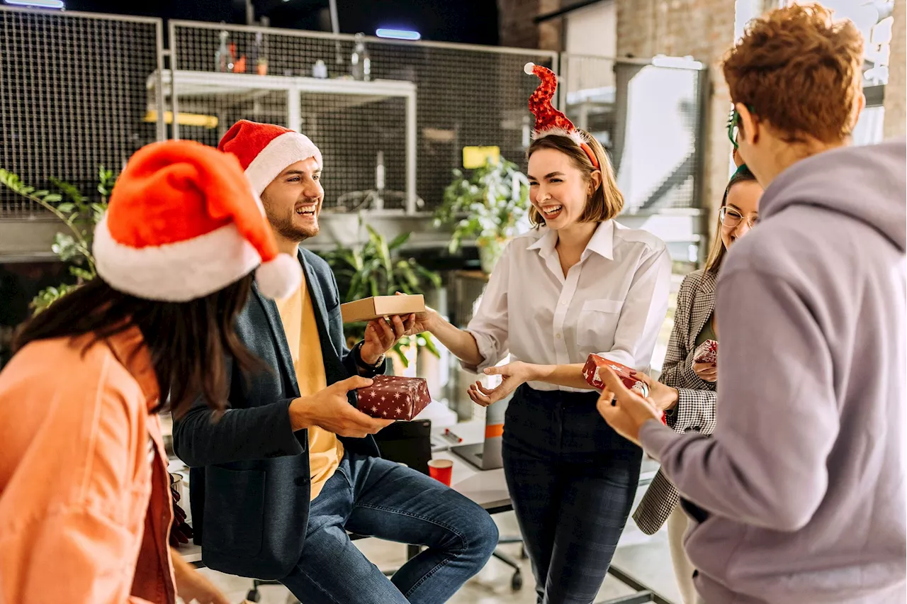 Que glisser sous le sapin pour un Secret Santa au travail ?