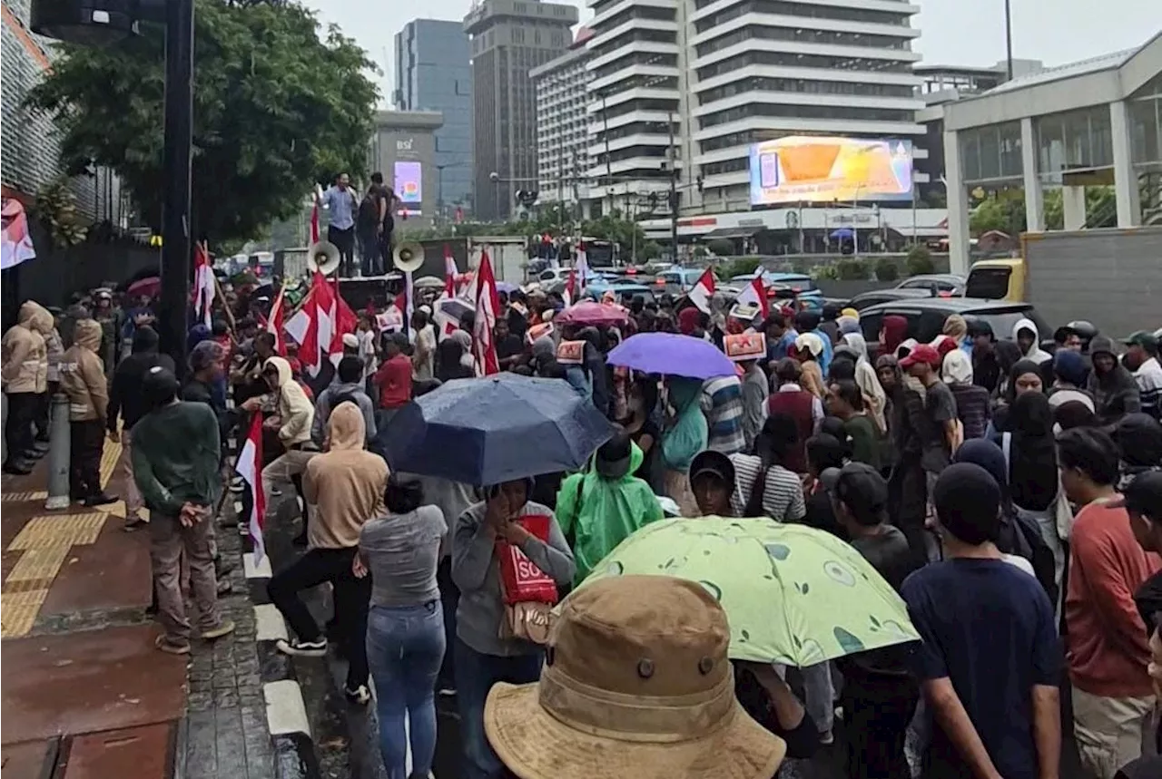 Gelar Aksi, AMPD Minta Bawaslu RI Selamatkan Demokrasi di Sumsel