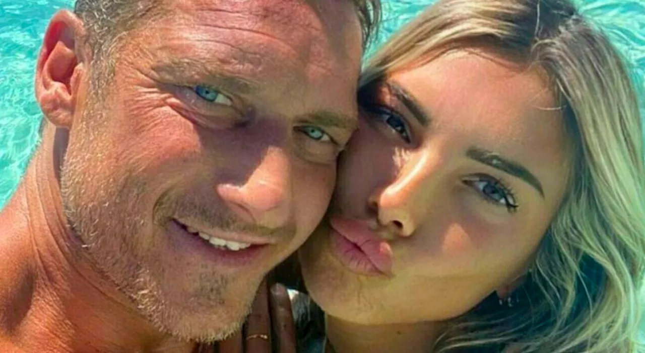 Francesco Totti e Noemi Bocchi, nuova vacanza di coppia Dubai. E spunta un nuovo anello. Matrimonio alle porte