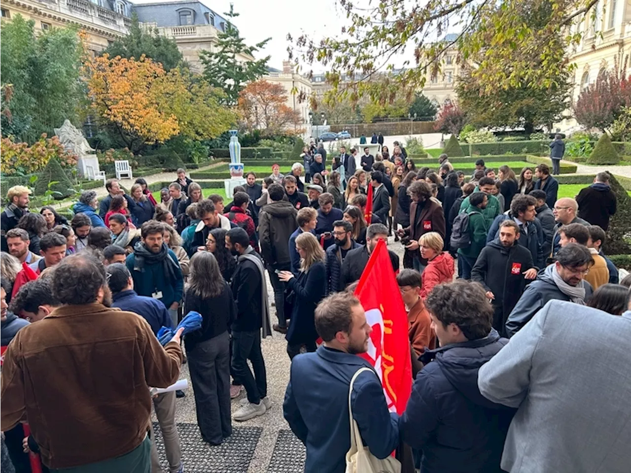 'Pour que la peur change de camp' : à l'Assemblée nationale, une 'grève inédite' des collaborateurs parlementaires