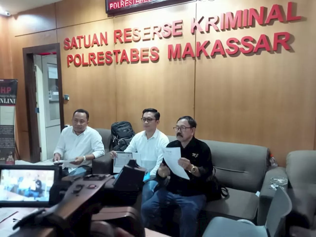 Tim Kuasa Hukum Danny Pomanto Laporkan KPPS Kasus Pemalsuan