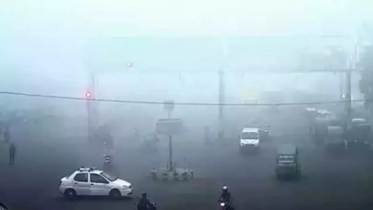 UP Weather: यूपी में कड़ाके की ठंड और घना कोहरा छाया रहेगा, जानिए उत्तर प्रदेश मौसम का हाल