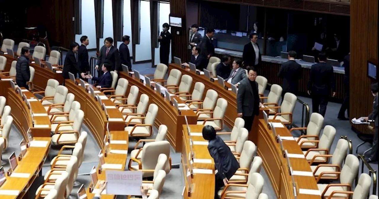 ‘탄핵 불발’로 반등 기회 놓친 한국 경제...“탄핵 돼야 안정”