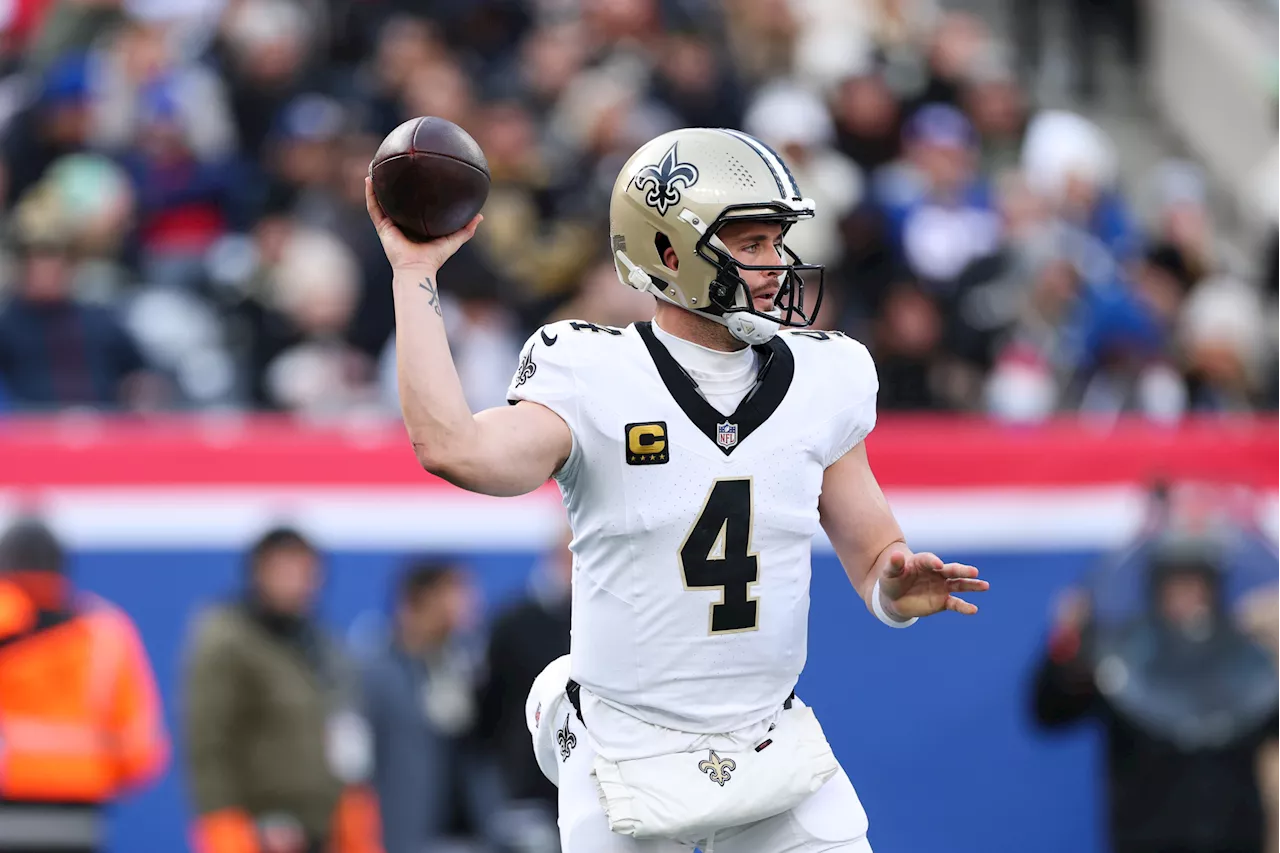 Saints' Derek Carr Confirmed to Have Broken Hand, Likely to Miss Rest of Season