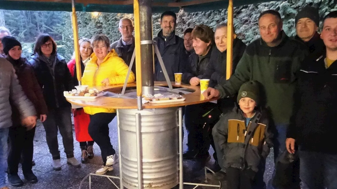 Bestens besuchter Punschstand in Haugschlag