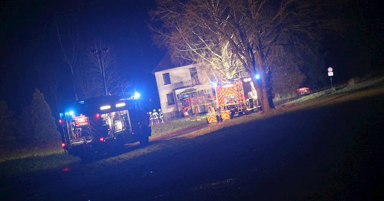 Schornsteinbrand in leer stehendem Haus in Spenge