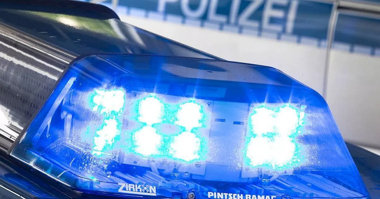 Weißer Van touchiert Bielefelder Schüler und flüchtet - Polizei sucht Zeugen