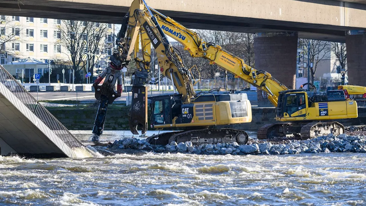 Nach dem Einsturz: Abbruch der Carolabrücke muss wegen Hochwassers pausieren