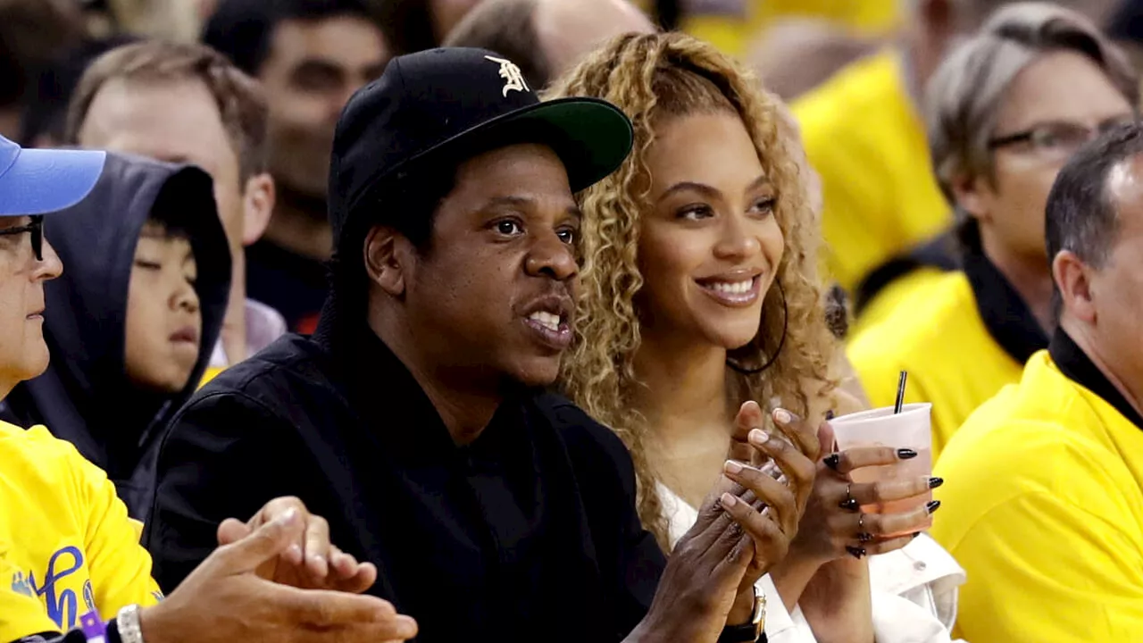 Jay-Z, marito di Beyoncé, accusato di aver violentato una 13enne