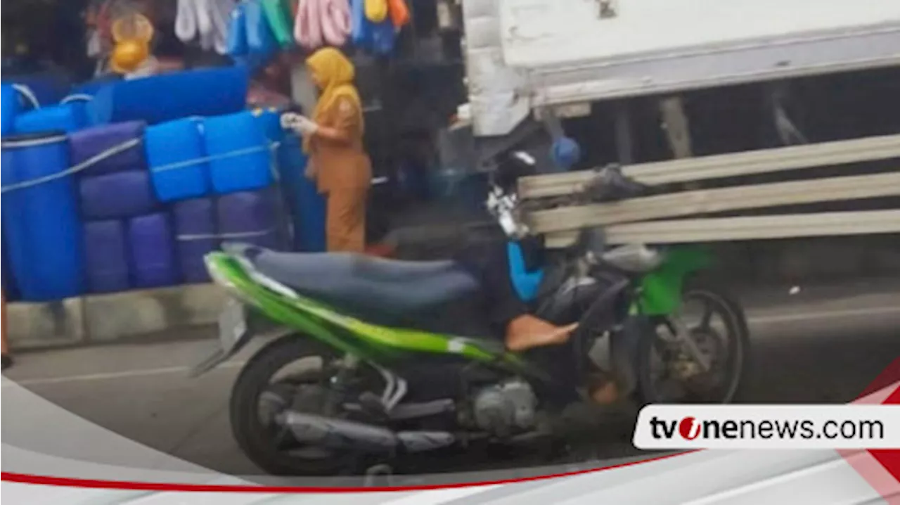 Tragis, Pemotor di Jalur Pantura Duduksampeyan Gresik Tewas Tabrak Truk Parkir