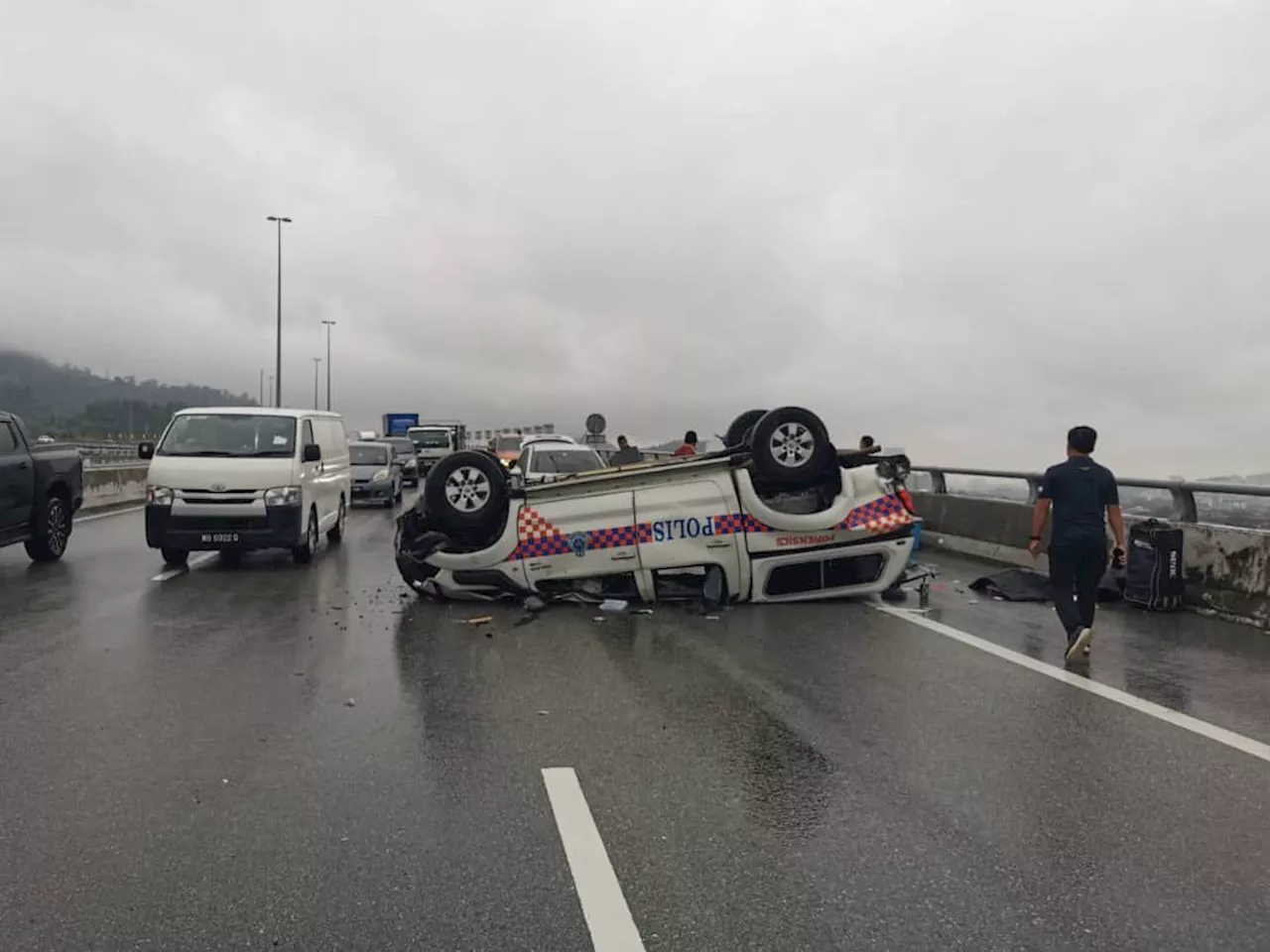 Pegawai forensik cedera nahas jalan raya