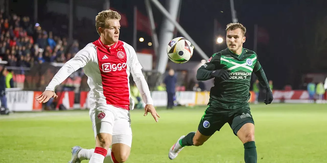 Droomdebuut Bounida bij zege Jong Ajax, Jong PSV geeft het helemaal weg