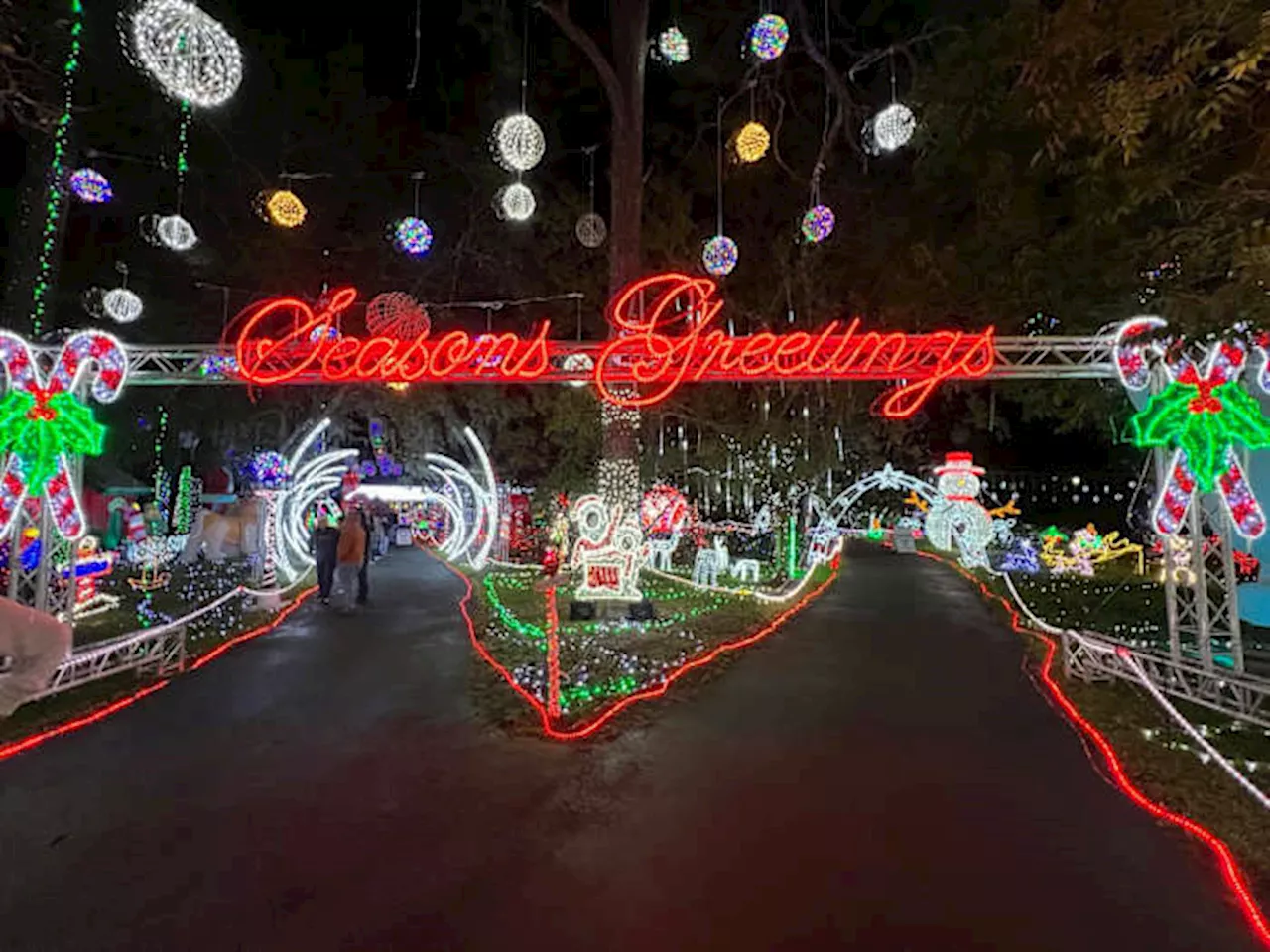 List🎄🎅: Here are the best Christmas light displays & events around Northeast Florida