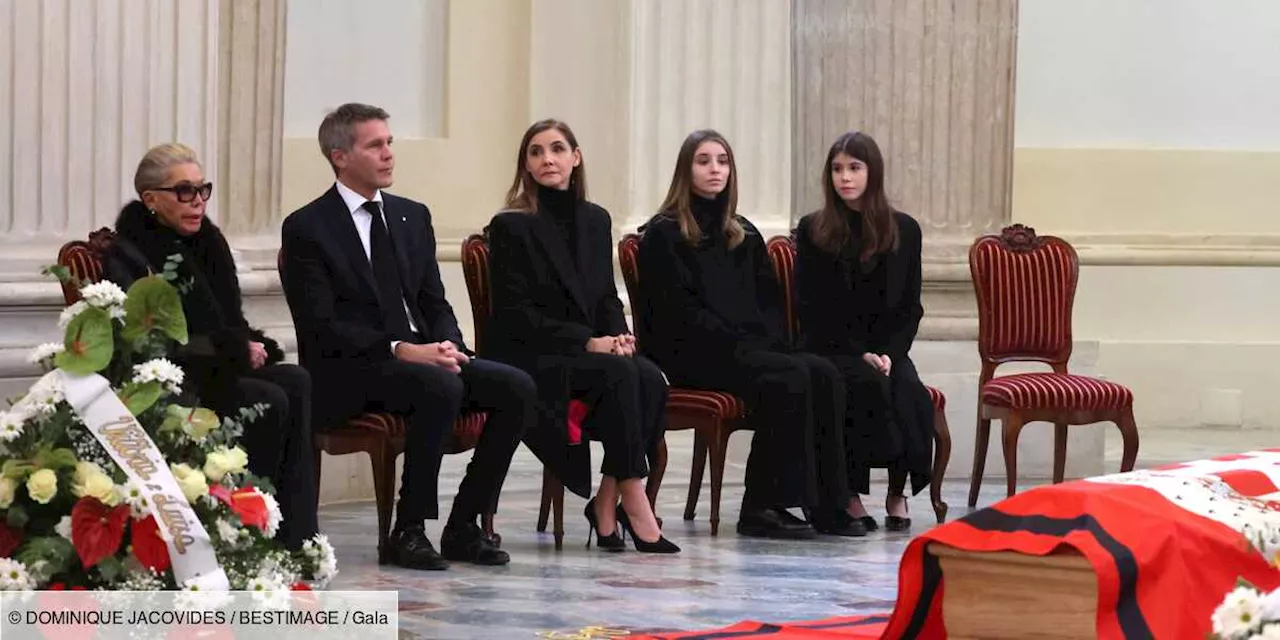 – Clotilde Courau et ses filles pleurent Victor-Emmanuel de Savoie : la famille unie pour un hommage...