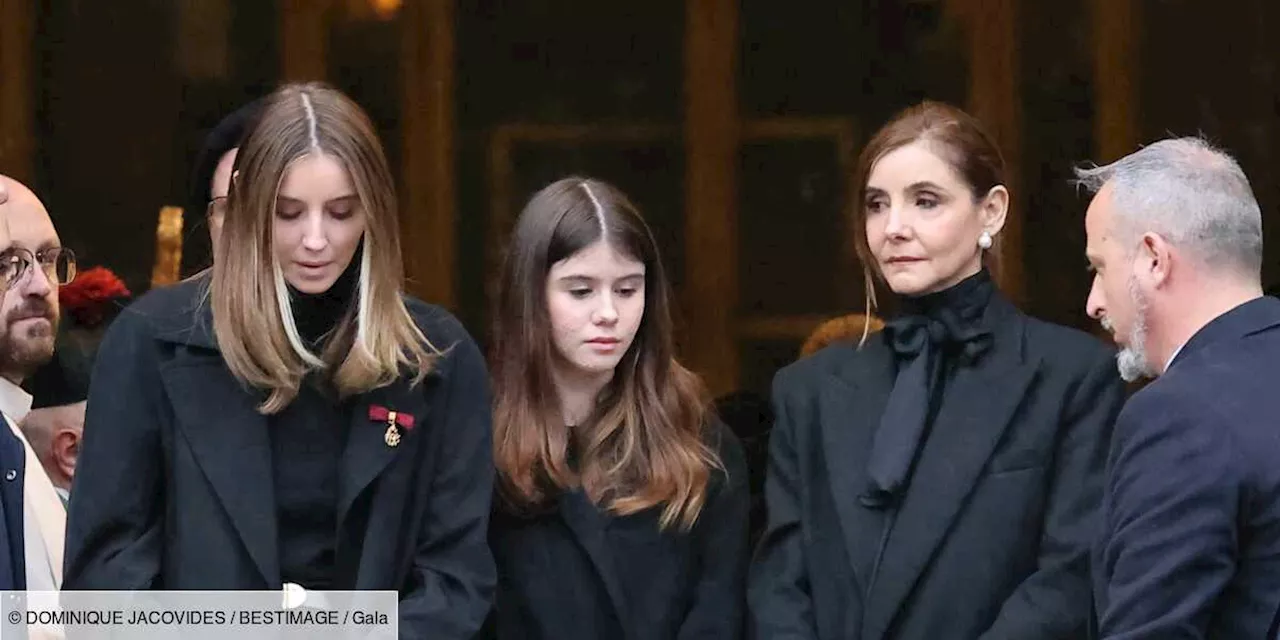 – Clotilde Courau : le digne au revoir de ses filles, Vittoria et Luisa de Savoie, à leur grand-père...