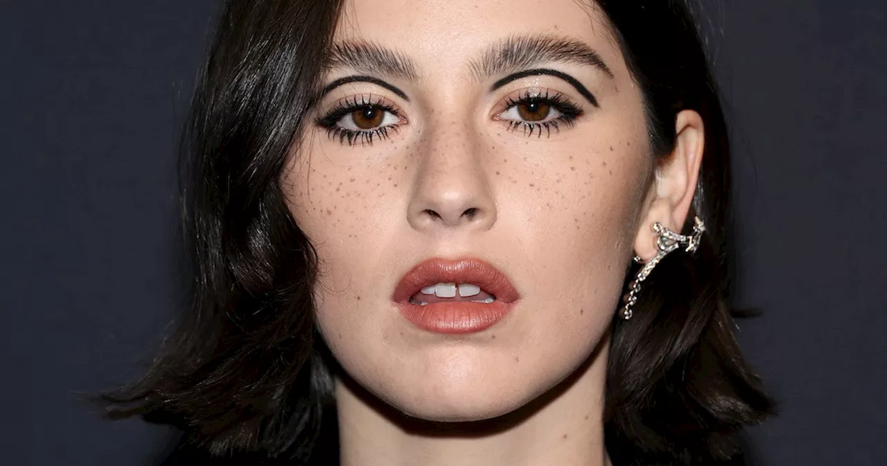 Gracie Abrams’s Mod Eyeliner & More Of The Best Celeb Beauty Looks Of The Week